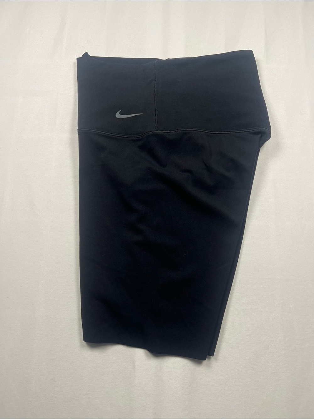 Nike Women’s Highwaist Zenvy Dri-Fit 8” Biker Short - Picture 4 of 14